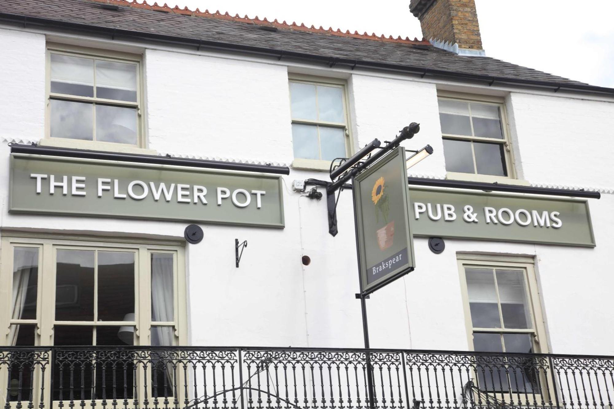 Flower Pot Hotel Sunbury-on-Thames Exterior foto